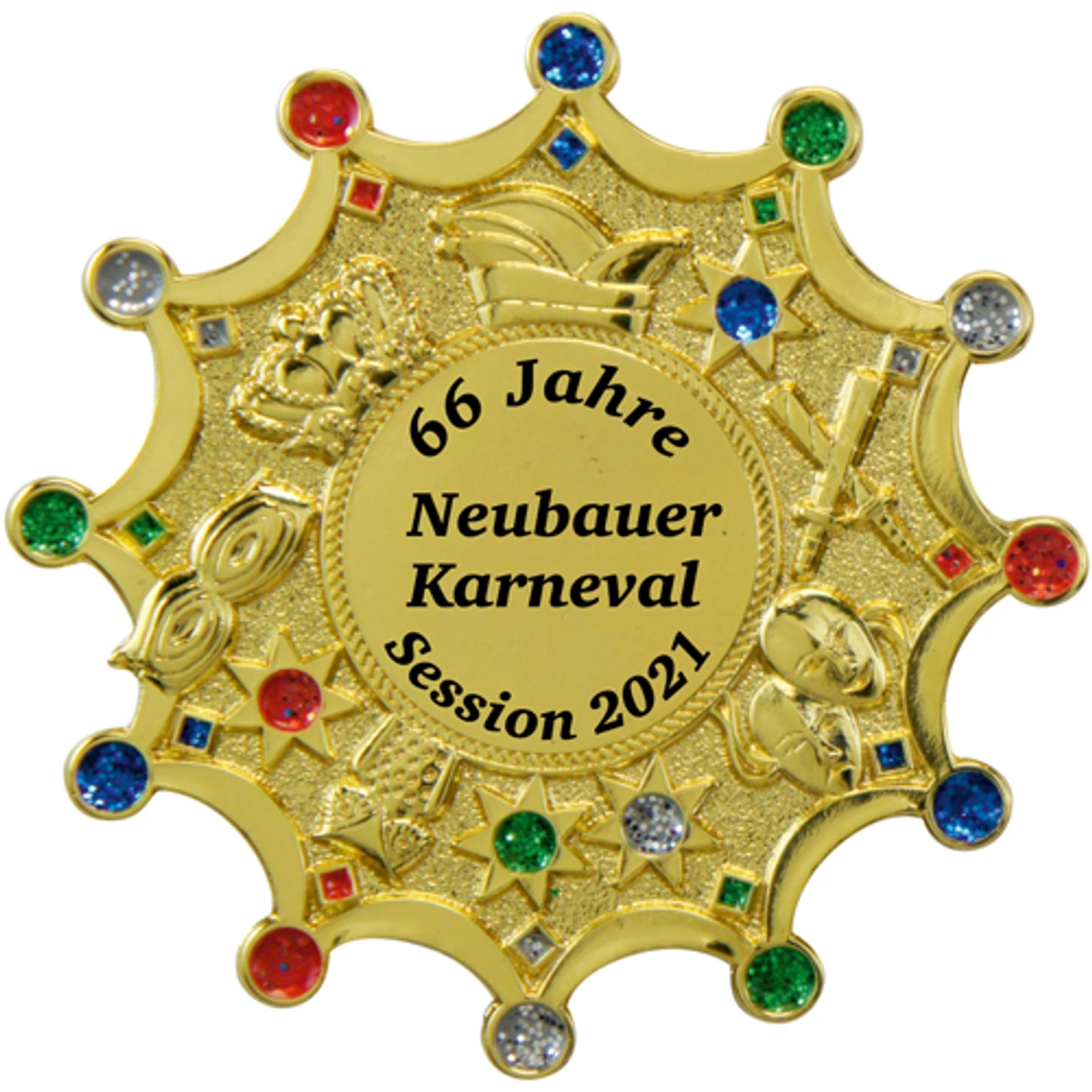 Goldfarbener Karnevalspin in Sternform mit roten, blauen, grünen und silberfarbenen Akzenten sowie Karnevalsmotiven. Das runde Mittelfeld trägt den schwarzen Aufdruck „66 Jahre Neubauer Karneval Session 2021“., Karnevalsorden, Goldfarben, Emaille-Verzieru