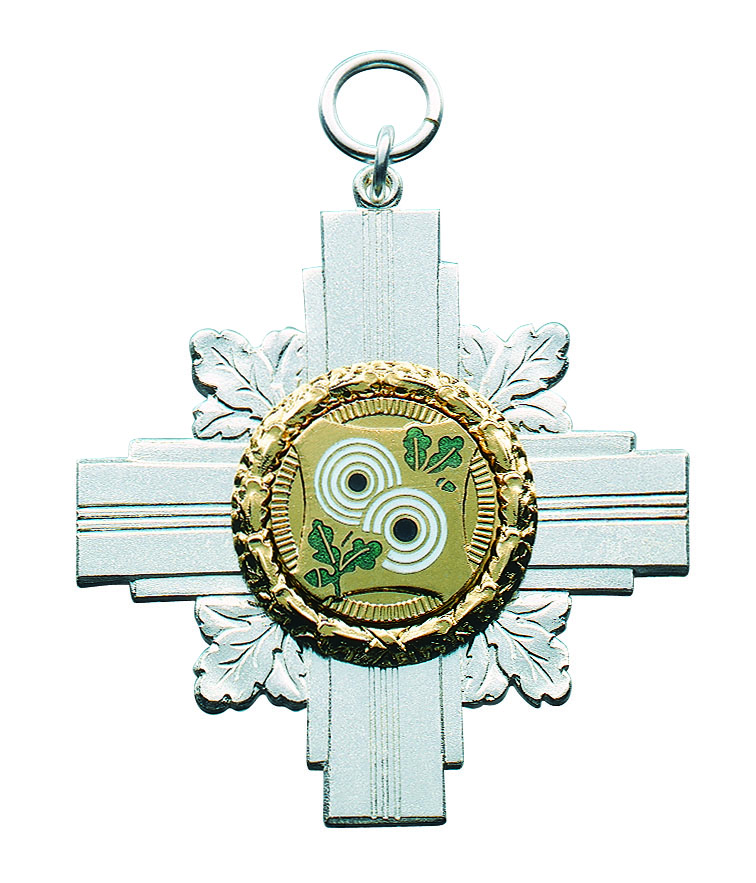 Orden Kreuz mit Eichenlaub, versilbert mit Öse und Ring Orden Kreuz mit Eichenlaub, versilbert mit Öse und Ring