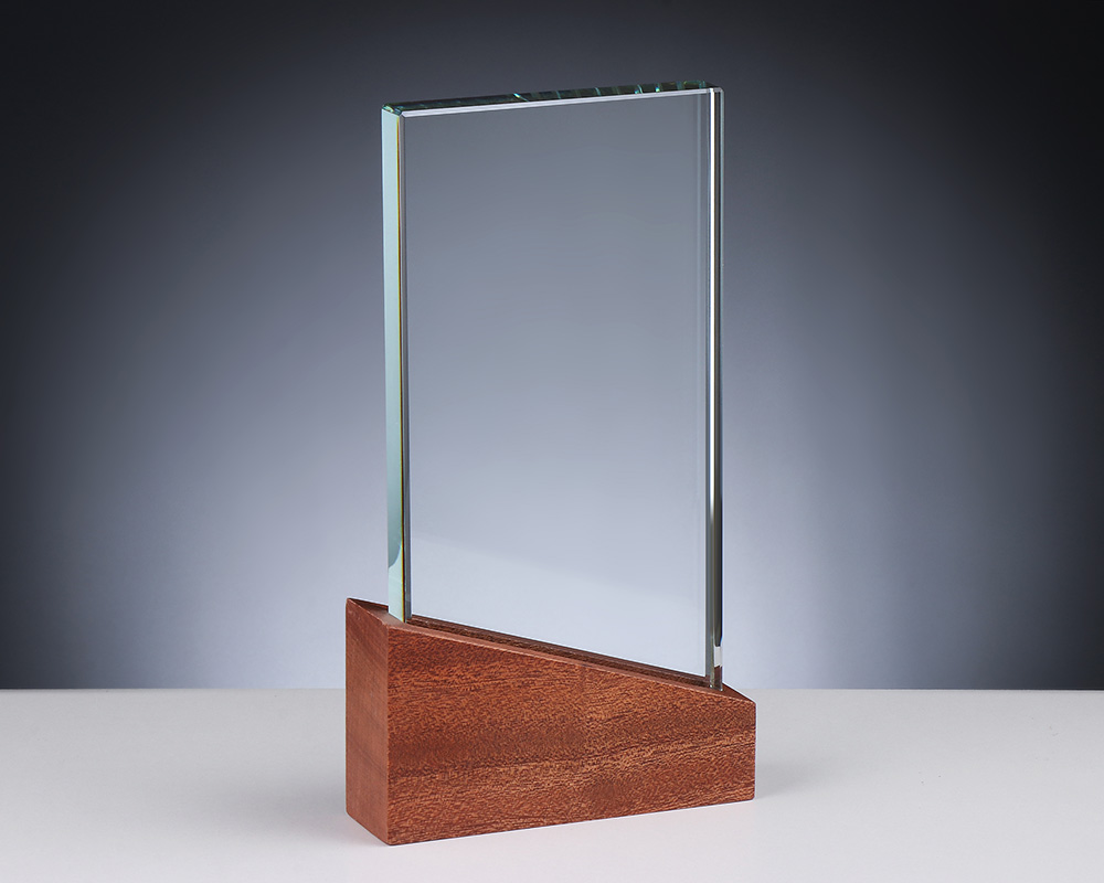 Glaspokal Mary - mit Holzsockel H 255 mm Glaspokal Mary - mit Holzsockel H 255 mm