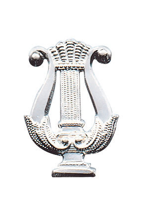 Abzeichen Lyra in silberfarbener Ausführung Musikerabzeichen Abzeichen Lyra mit schlichter Lyraform und silberfarbener Metalloptik