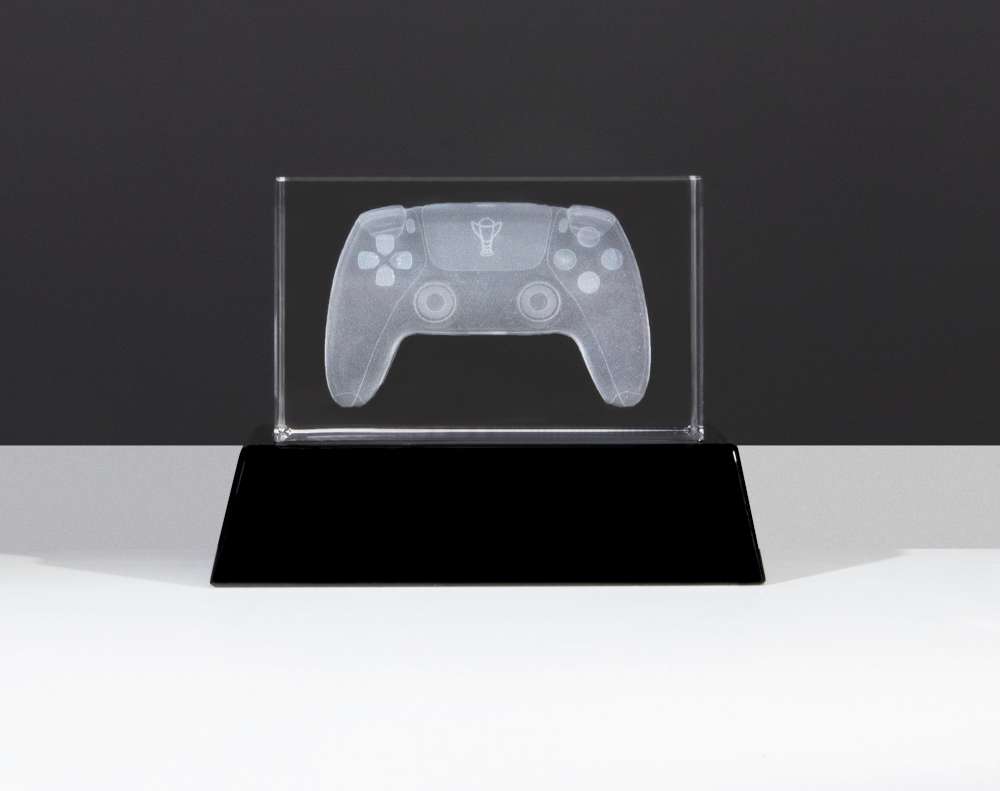 Kristallglasblock 3d - Gaming Controller - H 80 mm / B 120 mm auf schwarzem Sockel, mit Geschenkbox