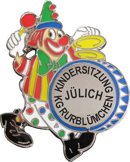 Karnevalsabzeichen Silber Clown mit Trommel inkl. Druck Karnevalsabzeichen in Silber mit buntem Clown und großer Trommel, rund bedruckt mit „Kindersitzung Jülich KG Rurblümchen“, als Metall-Pin mit Clownmotiv und Trommel