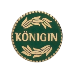Auflage Königin Hofstaatsabzeichen vergoldet mit grünem Hintergrund Runde Auflage Königin als Hofstaatsabzeichen für Schützen, vergoldet mit goldenem Eichenlaub und Schriftzug „Königin“ auf grünem Hintergrund.