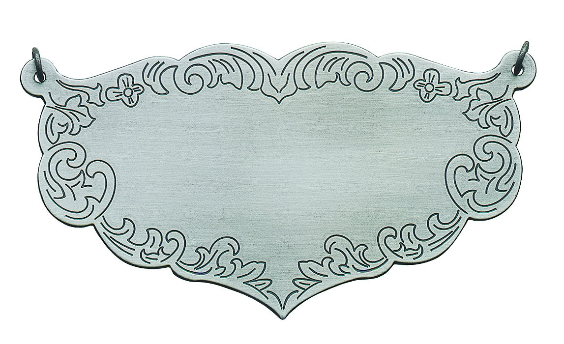 Schild mit Verzierungen, versilbert mit Ösen und Ringen Schild mit Verzierungen, versilbert mit Ösen und Ringen