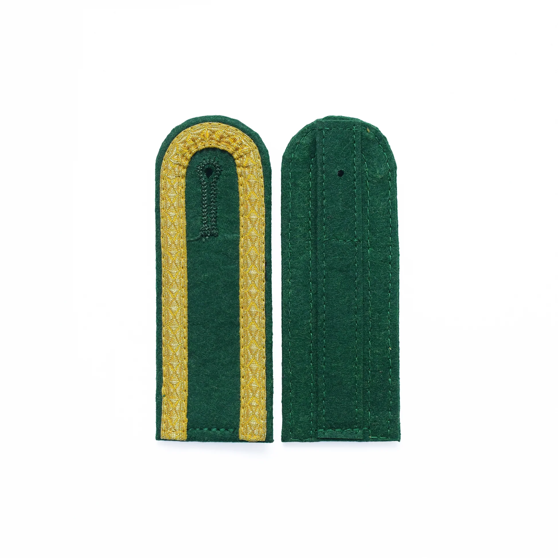 Schulterklappen runde Form 3 Seiten Tresse gold auf grün Schulterklappen runde Form 3 Seiten Tresse gold auf grün
