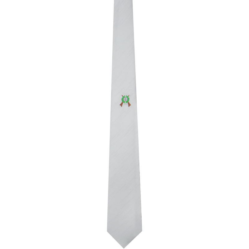 Schützenkrawatte aus Shantung in Hellgrau mit gesticktem Motiv Hellgraue Schützenkrawatte in Shantung-Optik mit gesticktem Motiv auf der Vorderseite und klassisch spitz zulaufender Form
