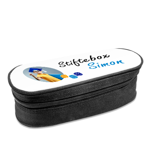 Stiftebox mit Foto und Name auf weißer Oberseite Schwarze Stiftebox mit Reißverschluss und weiß bedruckter Oberseite, personalisiert mit einem Foto sowie dem Schriftzug „Stiftebox Simon“.