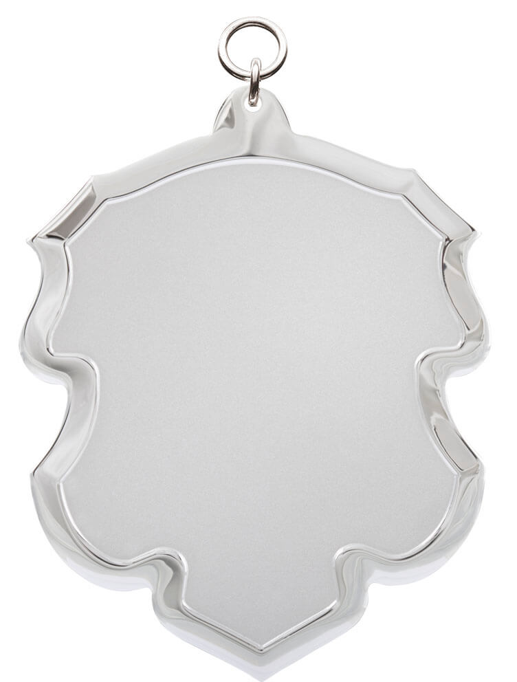 Schlichtes Schild Kettenschild in Eichenblatt-Form mit Öse Schlichtes Schild als silberfarbenes Kettenschild in Eichenblatt-Form mit glatter Gravurfläche sowie Öse und Ring zur Befestigung