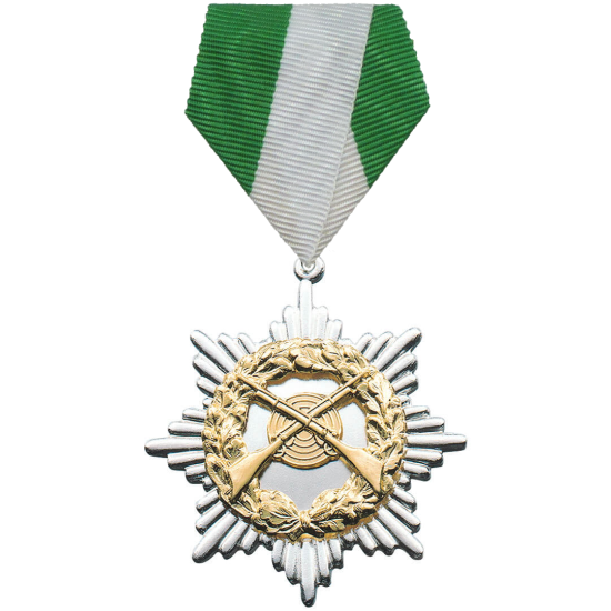Orden mit Goldauflage Gekreuzte Gewehre am grün-weißen Banddreieck Orden mit Goldauflage und Motiv Gekreuzte Gewehre, versilberter Sternorden mit goldfarbener Auflage und grün-weißem Banddreieck mit Ringaufhängung