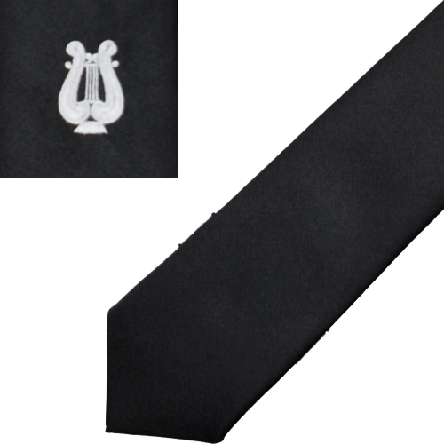 Musikerkrawatte schwarz mit Lyra-Stickerei Schwarze Musikerkrawatte mit weißer Lyra-Stickerei, in normaler Länge und mit glatter, leicht strukturierter Shantung-Optik aus Polyester