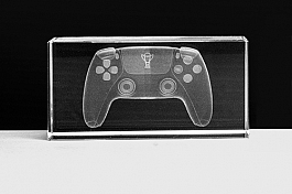 Kristallglasblock - 3D Gaming Controller Höhe 50 mm / Breite  60 mm