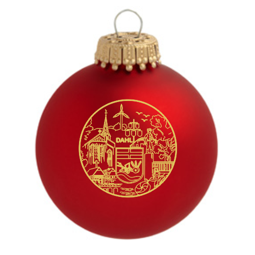 Dahl Weihnachtskugel aus rotem Glas mit goldfarbenem Stadtmotiv Rote Weihnachtskugel aus Glas mit goldfarbenem Aufdruck eines runden Stadtmotivs mit Dahl-Schriftzug und goldfarbener Aufhängung.