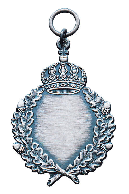 Königsorden Altsilber mit Krone, Eichenlaub und Gravurfläche Königsorden in Altsilber mit verzierter Krone, umlaufendem Eichenlaub, glatter Gravurfläche in der Mitte sowie Öse und Ring zur Befestigung