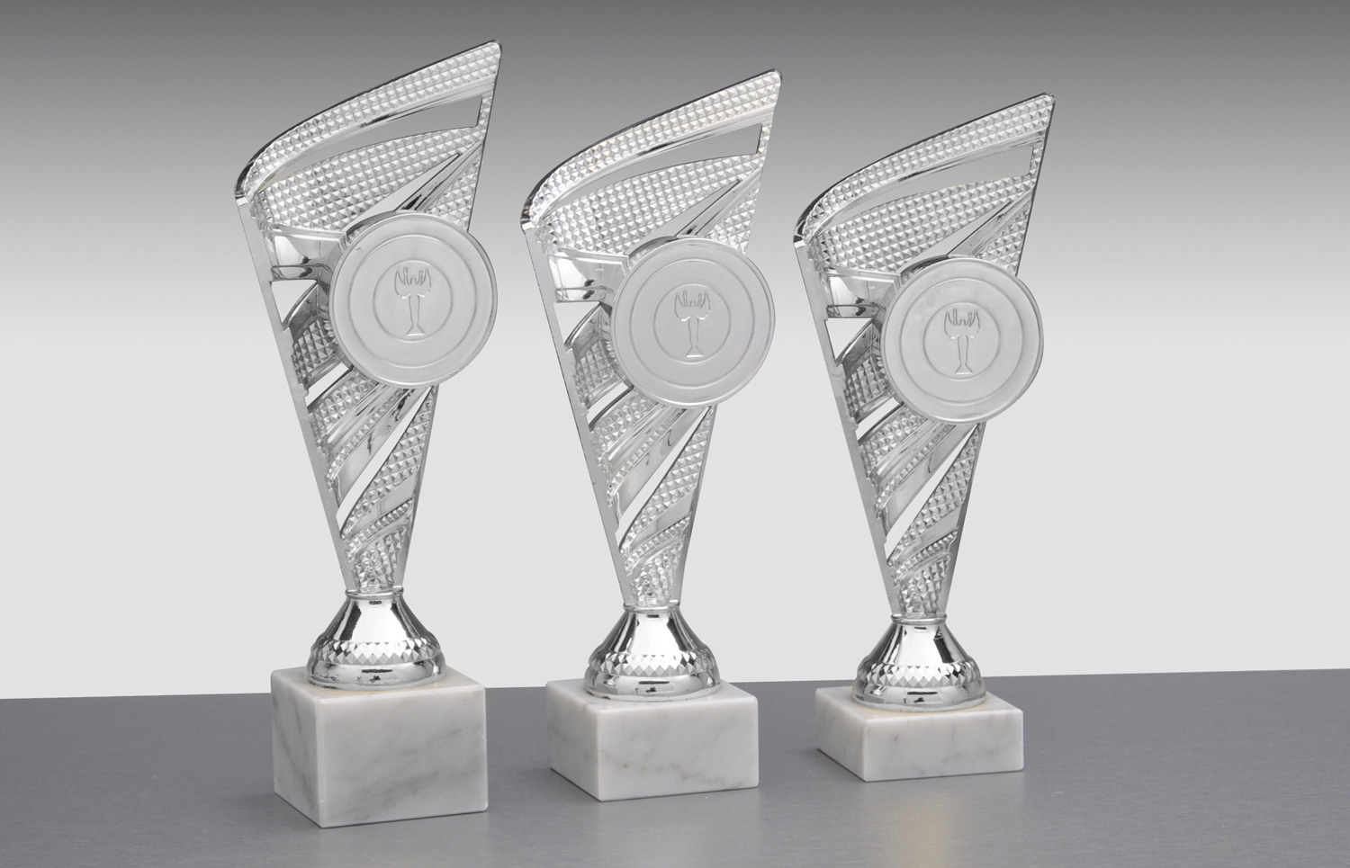 Ständer - Trophäe H 218 mm silber