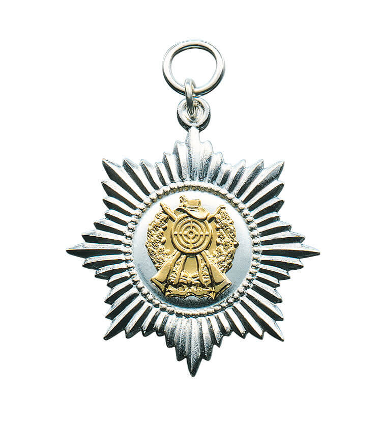 Orden versilbert mit Öse und Ring, Schützenorden in Sternform Versilberter Schützenorden in Sternform mit Öse und Ring, mittig mit Schützensymbol auf runder Auflage