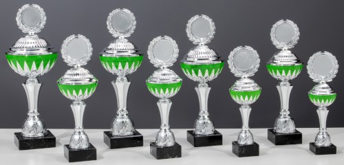 Pokal Henora H 385 mm / 140 mm silber / grün