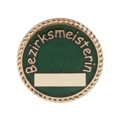 Abzeichen bronze mit Sicherheitsnadel Bezirksmeisterin rund mit grünem Hintergrund Rundes Vereinsabzeichen in Bronzeoptik mit Schriftzug „Bezirksmeisterin“ auf grünem Hintergrund und hellem Gravurfeld im unteren Bereich, Ausführung mit Sicherheitsnadel.
