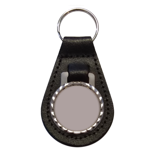 Schlüsselanhänger aus Leder mit metallischem Emble Schlüsselanhänger aus Leder mit metallischem Emble