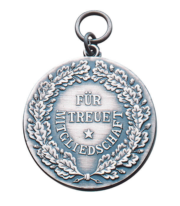 Medaille versilbert mit Öse und Ring, Für treue Mitgliedschaft Versilberte Medaille mit Öse und Ring, Eichenlaubkranz, Stern und der Aufschrift „Für treue Mitgliedschaft“