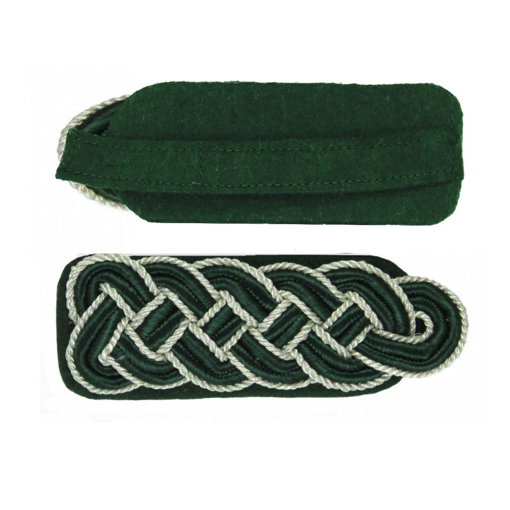 Schultergeflecht 5-bogig Grün Silber mit Soutache und Kordelumrandung Meistergeflecht 5-bogig in Grün mit silberner Kordelumrandung, rechteckiges Schultergeflecht mit fünf Bögen, Vorder- und Rückseite auf weißem Hintergrund
