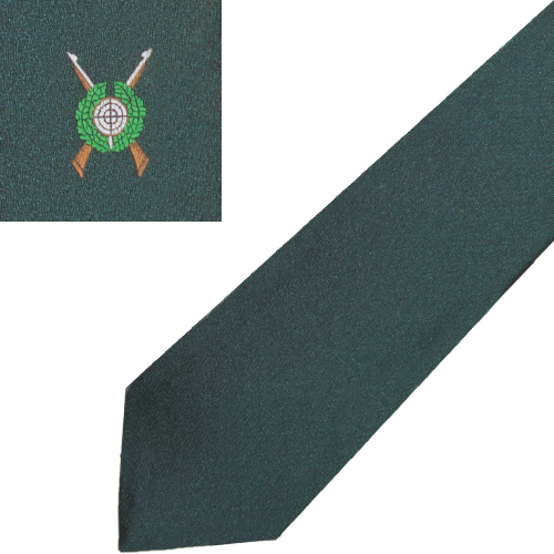 Schützenkrawatte in Grün mit gewebtem Schützenmotiv und Gummiband Grüne Schützenkrawatte mit gewebtem Motiv aus Zielscheibe, Eichenlaub und gekreuzten Gewehren; schmale, klassische Form mit Gummiband für die Uniform