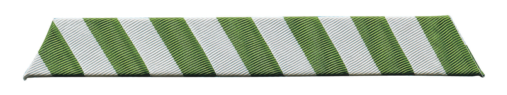 Feldblech grün-weiß für 6 Orden Feldblech als Ordenspange für 6 Orden, mit grün-weiß diagonal gestreiftem Stoffband umwickelt und in länglicher Form