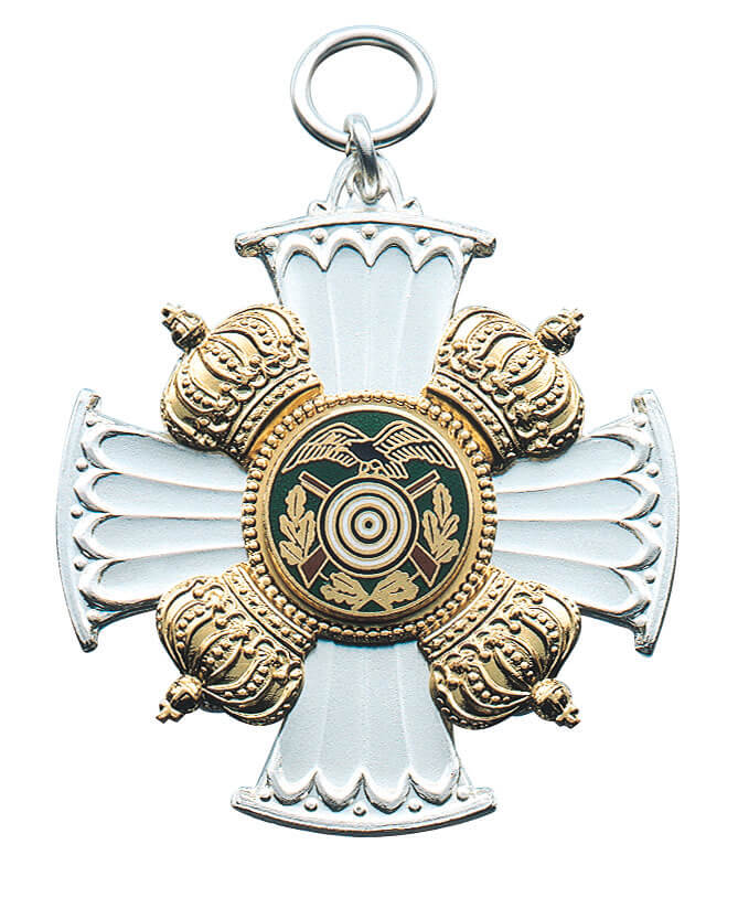Orden Kreuz mit Kronen, silberfarbenes Kreuz mit vier goldenen Kronen und Schützenmotiv Orden Kreuz mit Kronen als silberfarbenes Kreuz mit vier goldenen Kronen, Ringöse und rundem Mittelteil mit Schützenmotiv aus Adler, Zielscheibe, gekreuzten Gewehren und Eichenlaub