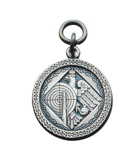 Anhänger mit Öse und Ring, rund mit Schützenmotiv Runder Anhänger mit Öse und Ring, verziertem Rand sowie Schützenmotiv aus Zielscheibe, Gewehr, Adler und Eichenlaub