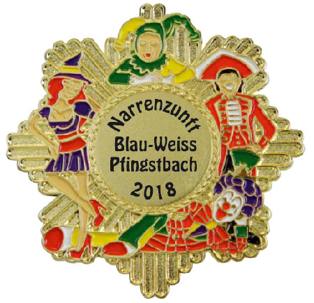 Abzeichen Sternform mit Karnevalsmotiv und Schriftzug Narrenzunft Blau-Weiss Pfingstbach 2018 Metallabzeichen in sternförmiger Form mit goldfarbener Umrandung, farbigen Figuren und mittigem Schriftzug „Narrenzunft Blau-Weiss Pfingstbach 2018“.