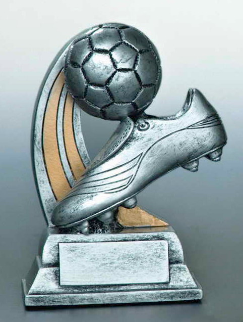 Resinfigur Fußballschuh + Ball Höhe 88 mm