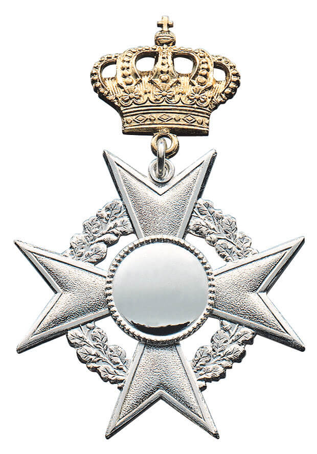 Orden mit Kreuz und Krone, silberfarben mit runder Auflage Orden mit Kreuz in silberfarbener Optik, mit Eichenlaubkranz, runder schlichter Auflage in der Mitte und goldfarbener Krone als Aufhängung