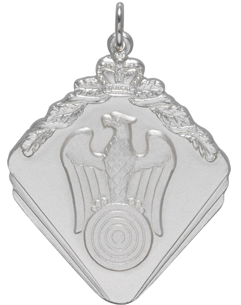 Medaille 40 mm in Rautenform mit Adler, Krone und Eichenlaub Medaille 40 mm in Rautenform mit Öse und Ring, silberfarben gestaltet mit Adler auf Zielscheibe, Krone und Eichenlaub am oberen Rand