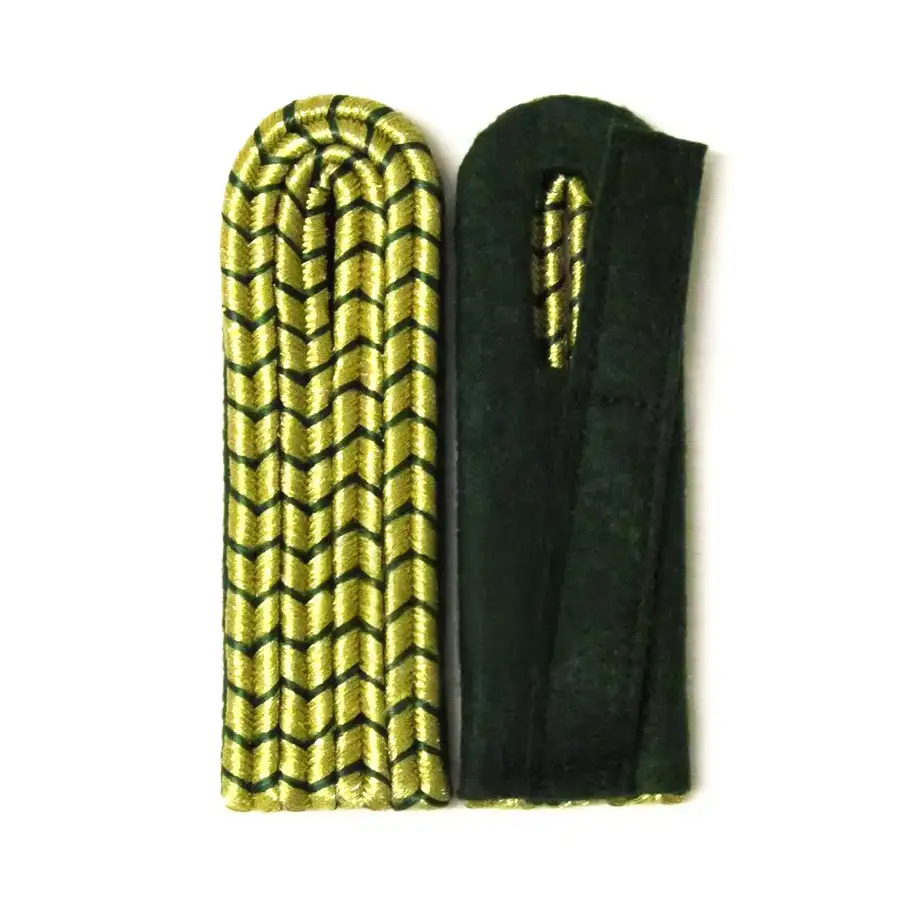 Schulterstücke gold mit grün National auf grünem Grund