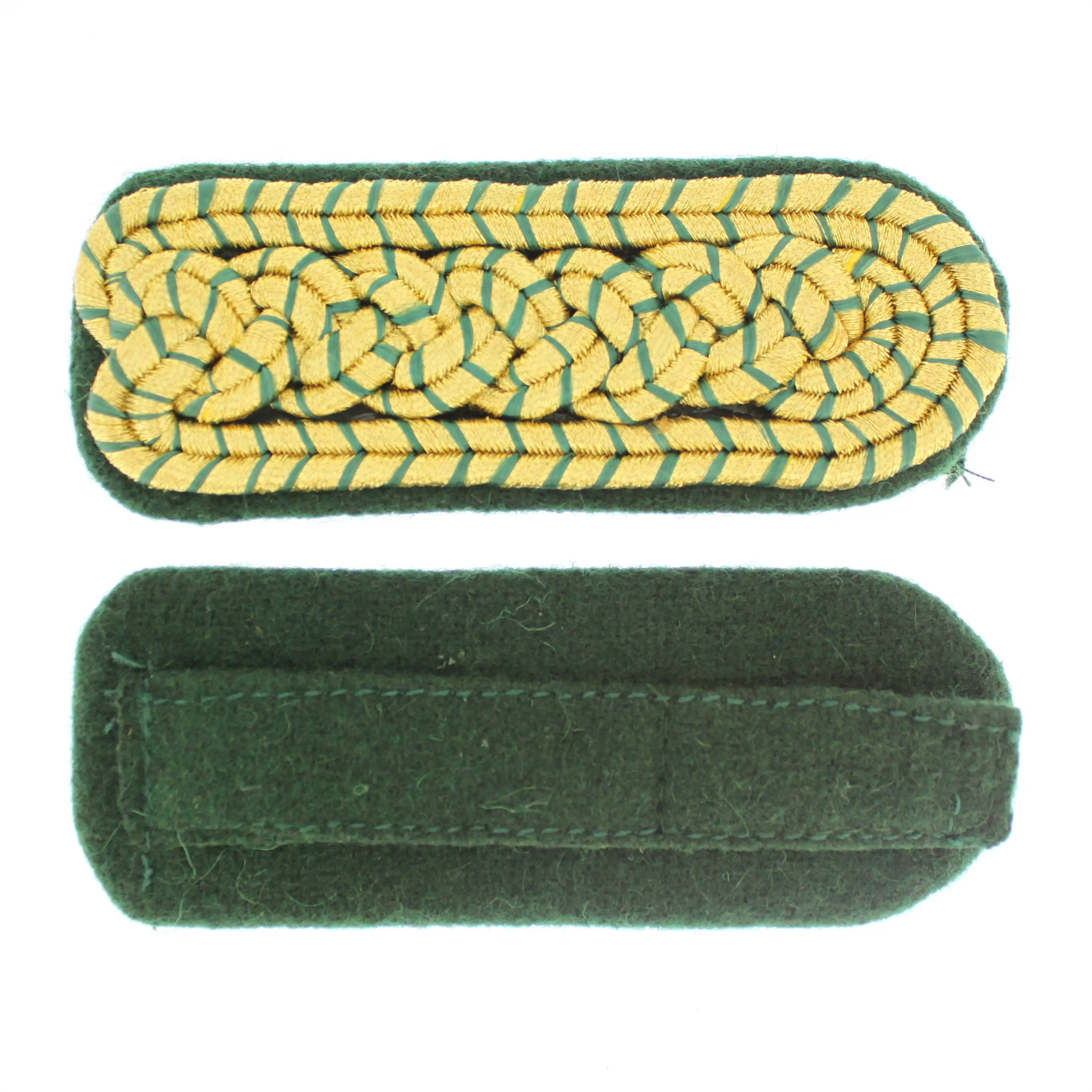 Leutnantsgeflecht 8-bogig gold mit grünem National auf grün Leutnantsgeflecht für Schützenuniformen, 8-bogig aus goldfarbener Soutache mit grünem National auf grünem Filz, Vorder- und Rückseite mit Lasche dargestellt