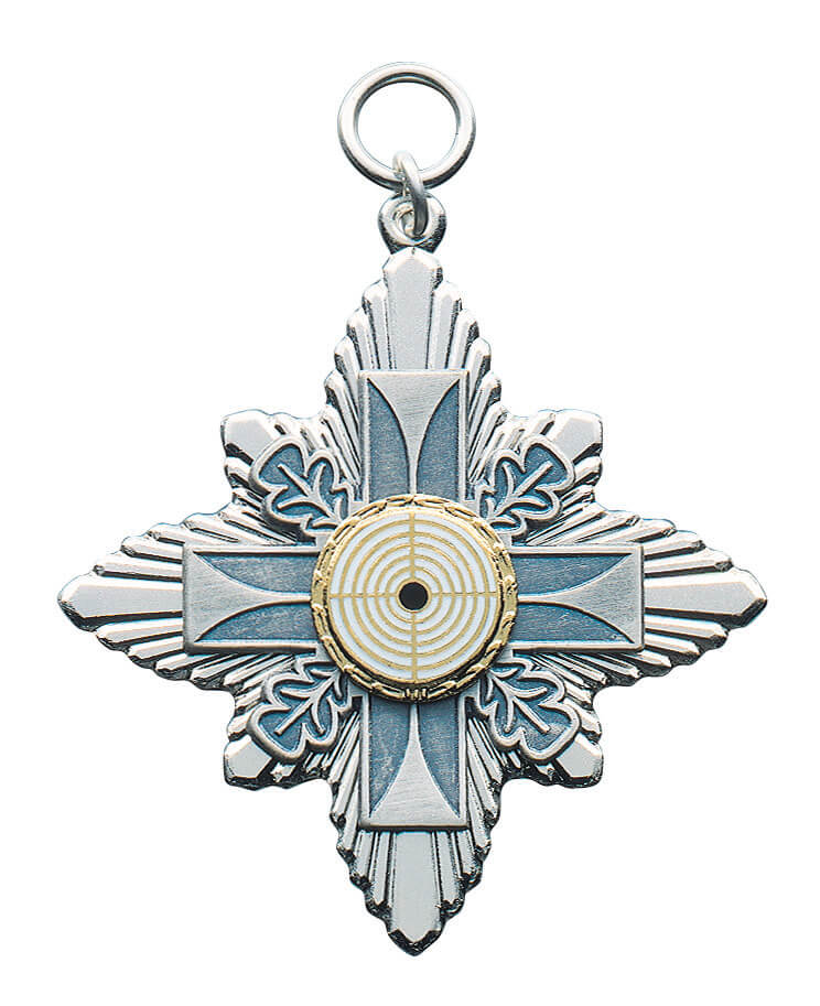 Orden versilbert mit Öse und Ring, Kreuzform mit Zielscheiben-Auflage Versilberter Orden mit Öse und Ring in kreuzförmigem, strahlenförmigem Design und mittiger Auflage mit Zielscheibenmotiv.