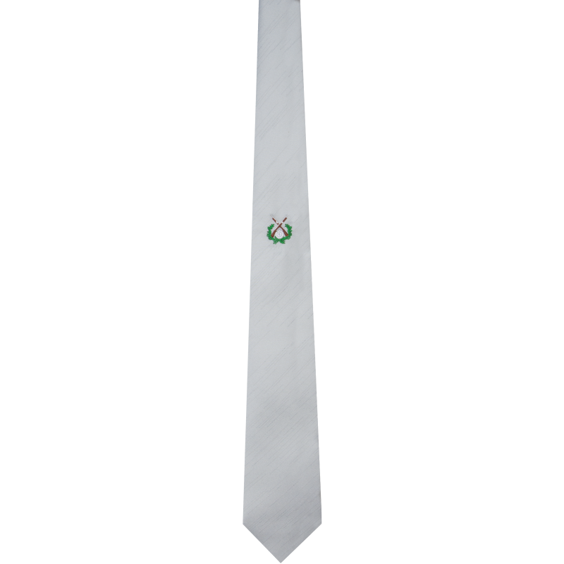 Schützenkrawatte Shantung in Hellgrau mit gesticktem Motiv Hellgraue Schützenkrawatte aus Shantung mit gesticktem Schützenmotiv im unteren Bereich und leicht strukturierter Oberfläche.